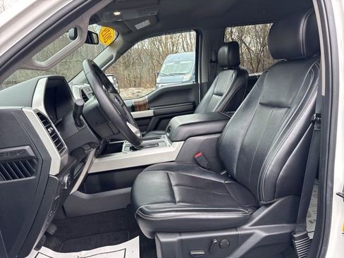 Used 2019 Ford F150 Lariat w/ Trailer Tow Package image 9