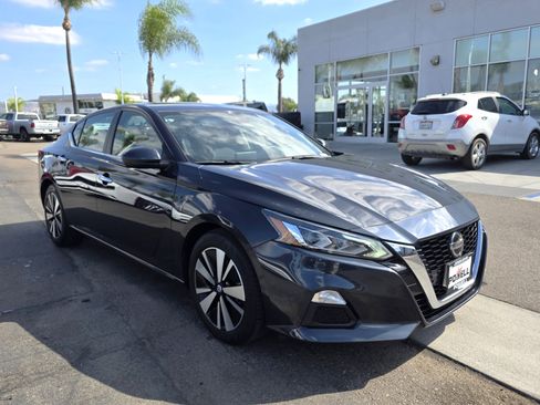 Used 2022 Nissan Altima 2.5 SV image 7