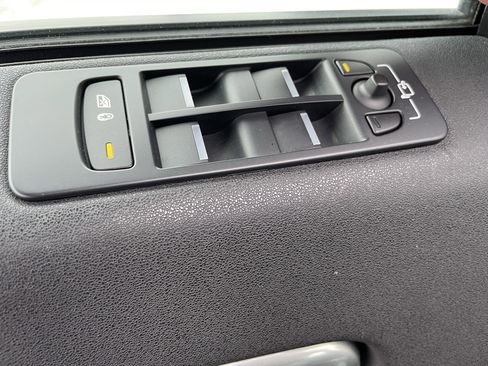 Used 2019 Land Rover Discovery Sport HSE image 11