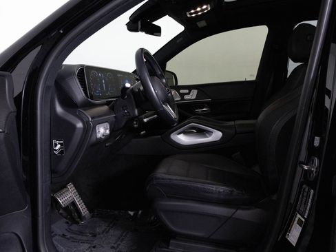 Used 2022 Mercedes-Benz GLS 450 4MATIC image 16