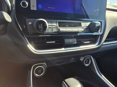 Used 2025 Toyota Grand Highlander AWD image 30