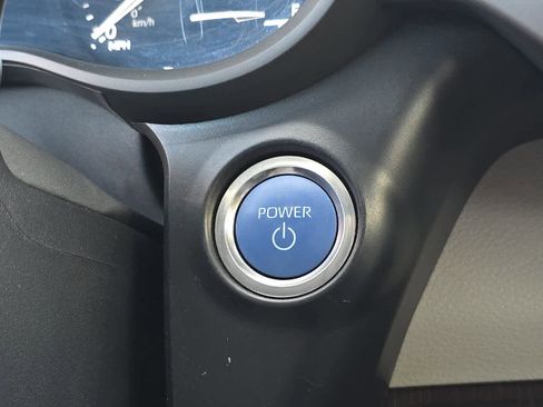 Used 2024 Toyota Sienna LE image 25