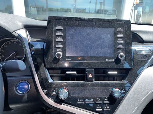 Used 2022 Toyota Camry SE image 11
