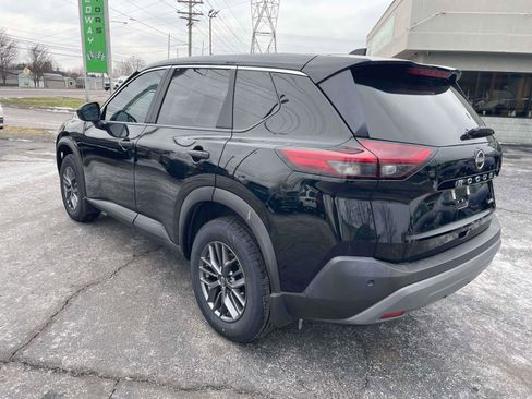 Used 2023 Nissan Rogue S image 3