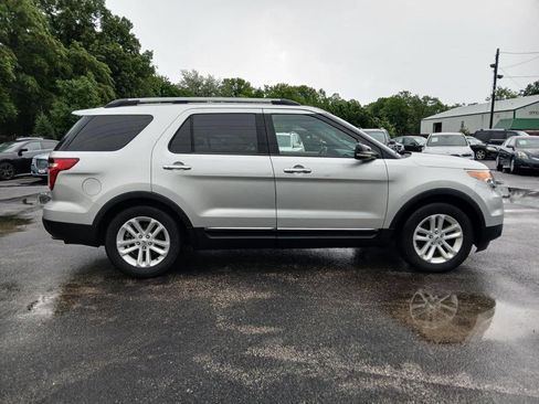 Used 2012 Ford Explorer XLT image 4
