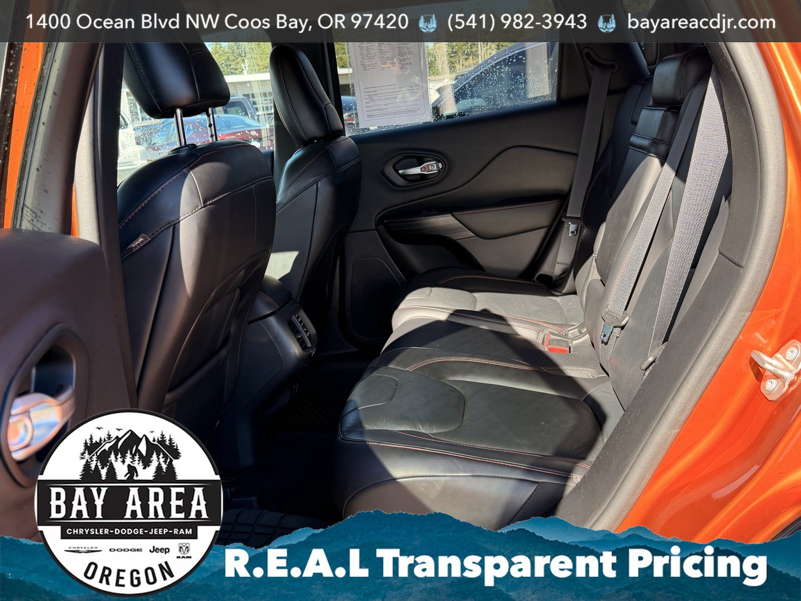 Used 2016 Jeep Cherokee Trailhawk w/ Leather Interior Group AWD/4WD image 16