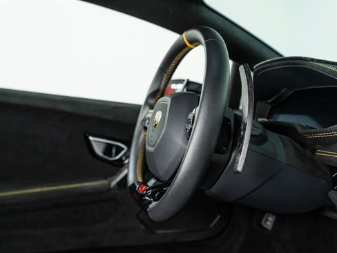 Used 2019 Lamborghini Huracan Performante AWD/4WD image 79