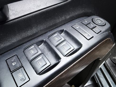 Used 2017 GMC Sierra 2500 Denali w/ Duramax Plus Package image 6