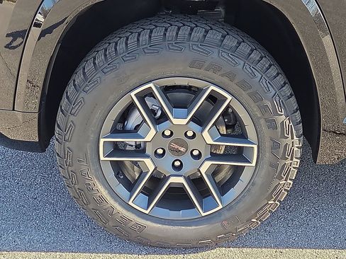 New 2026 GMC Terrain AT4 w/ Technology Package II image 7