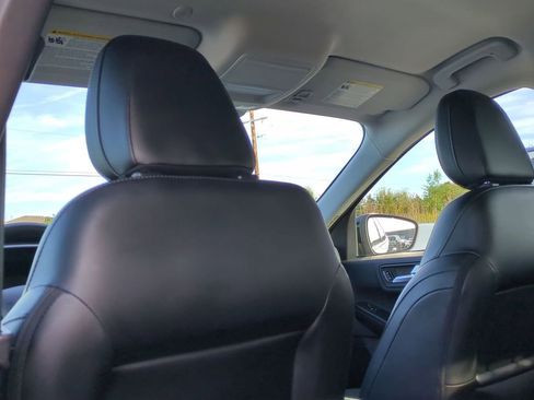 Used 2023 Ford Escape SE image 17