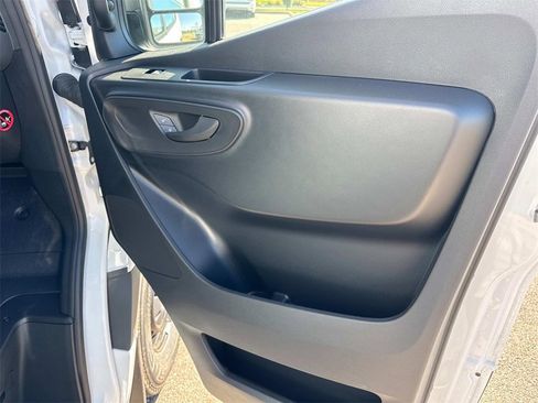 New 2025 Mercedes-Benz Sprinter 2500 image 9