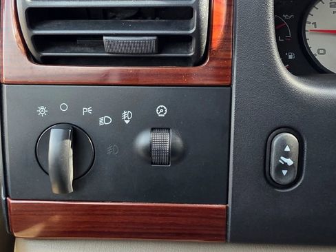 Used 2005 Ford F350 Lariat image 13