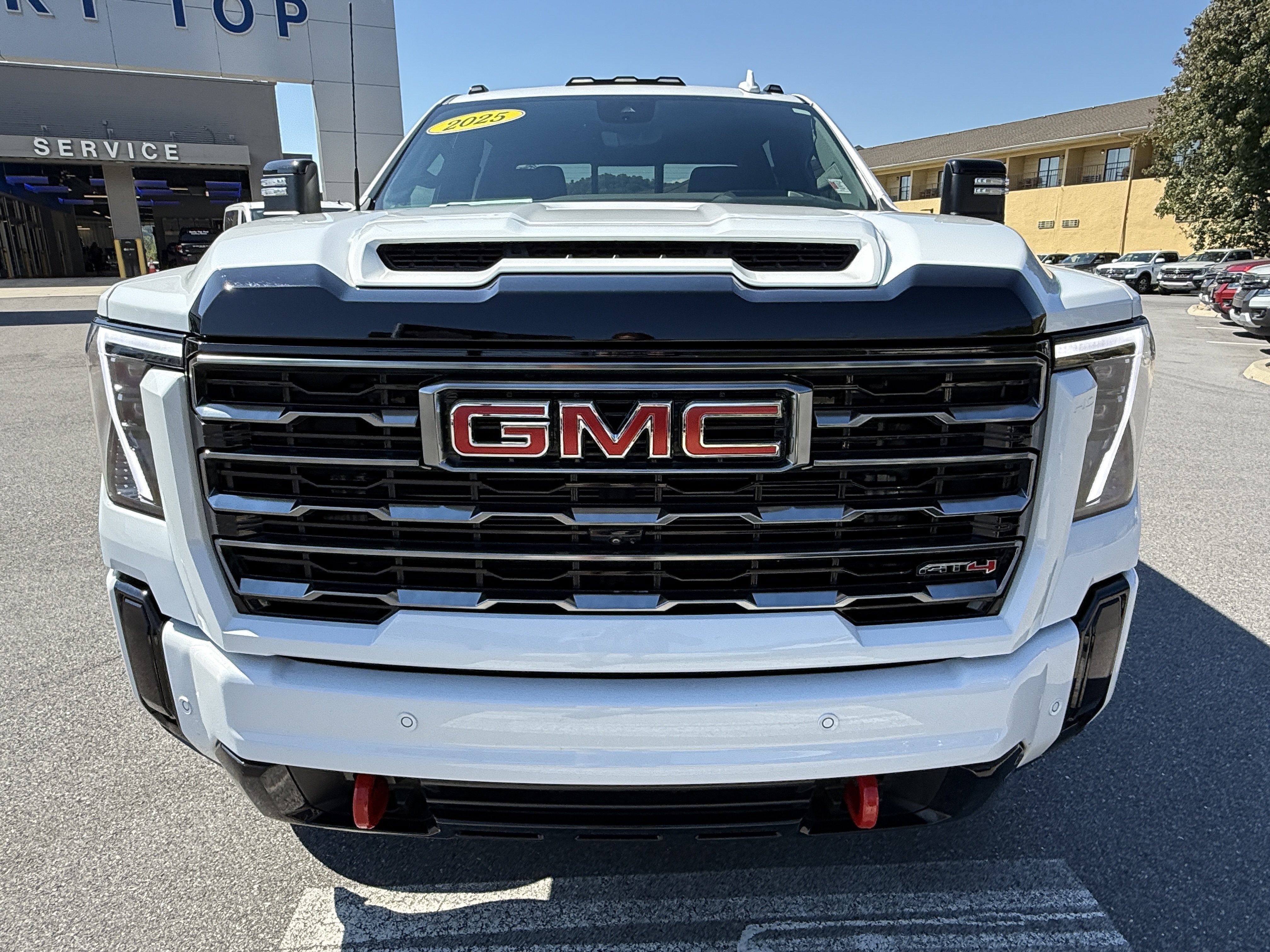Used 2025 GMC Sierra 2500 AT4 w/ AT4 Premium Plus Package AWD/4WD image 2