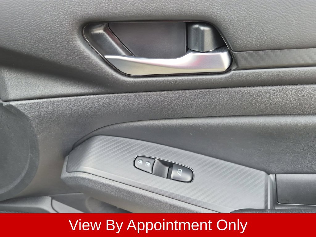 Used 2025 Nissan Altima 2.5 SV FWD image 33