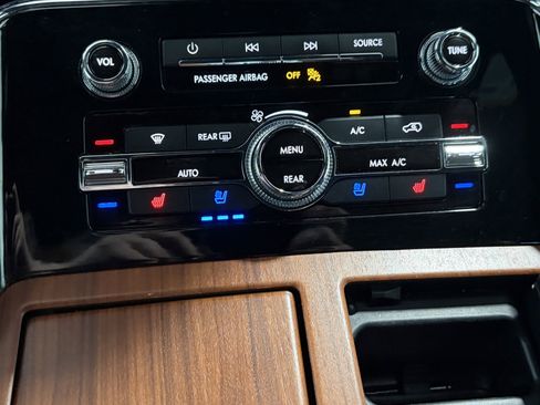 Used 2019 Lincoln Navigator Reserve AWD/4WD image 15