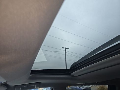 Used 2016 Toyota Highlander Limited image 21