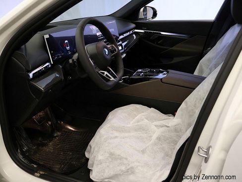 New 2026 BMW 550e xDrive w/ Executive Package image 12