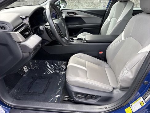 Used 2025 Toyota Camry SE FWD image 29