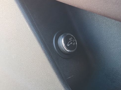 Used 2020 Cadillac XT6 Premium Luxury image 31