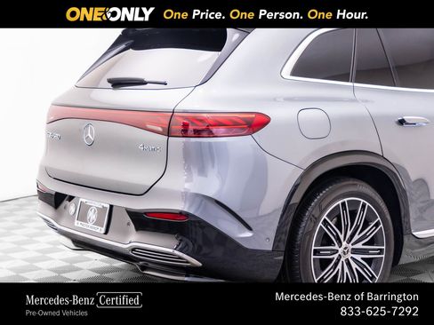 Used 2023 Mercedes-Benz EQS 580 4MATIC SUV w/ Exclusive Trim Package image 39