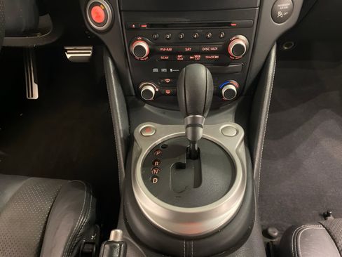 Used 2009 Nissan 370Z Touring w/ Aerodynamics Pkg image 16