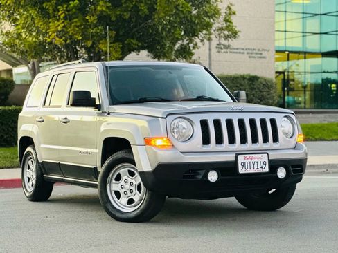 Used 2015 Jeep Patriot Sport w/ Power Value Group FWD image 1