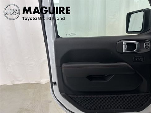 Used 2021 Jeep Wrangler Unlimited Rubicon w/ Cold Weather Group image 15