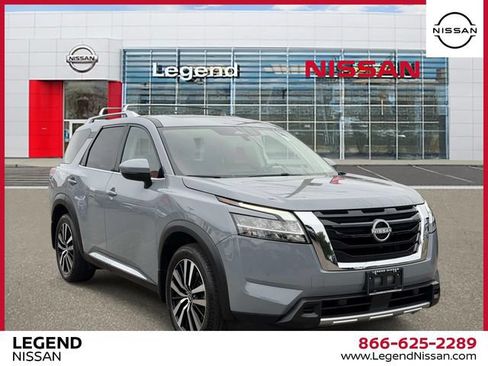 Certified 2024 Nissan Pathfinder Platinum w/ Cargo Package AWD/4WD image 1