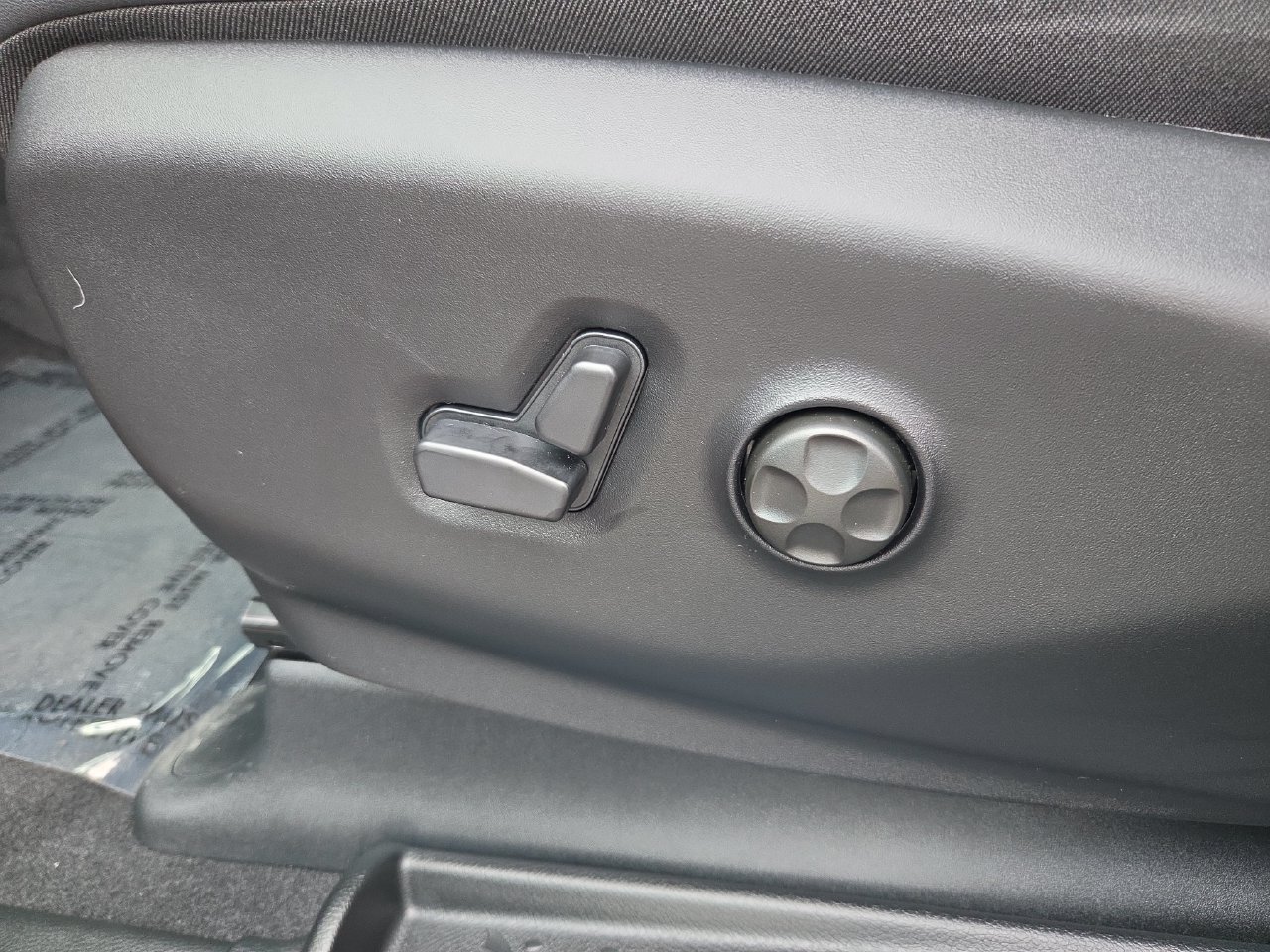 New 2027 Chrysler Pacifica Select AWD/4WD image 22