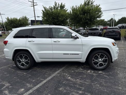 Used 2019 Jeep Grand Cherokee Overland AWD/4WD image 5