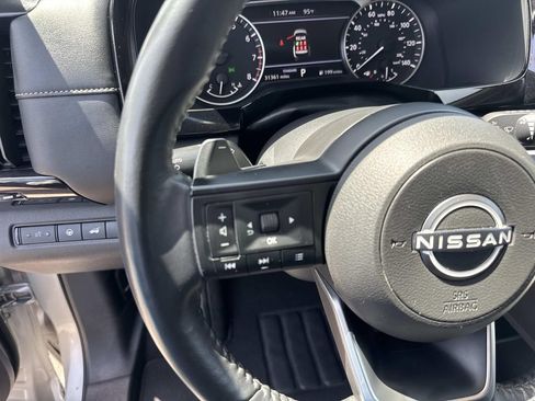 Used 2025 Nissan Pathfinder SV FWD image 22