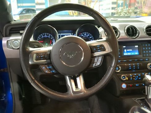 Used 2017 Ford Mustang Coupe RWD image 2