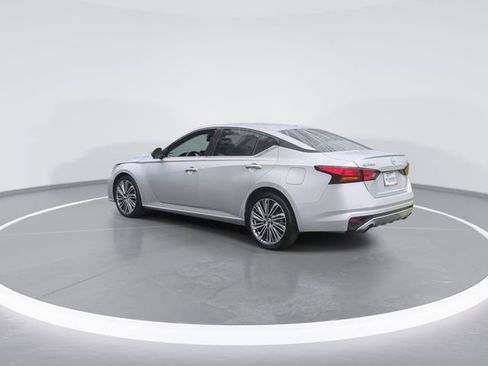Used 2023 Nissan Altima 2.5 SL FWD image 6