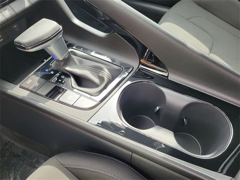 New 2025 Hyundai Elantra SEL image 14