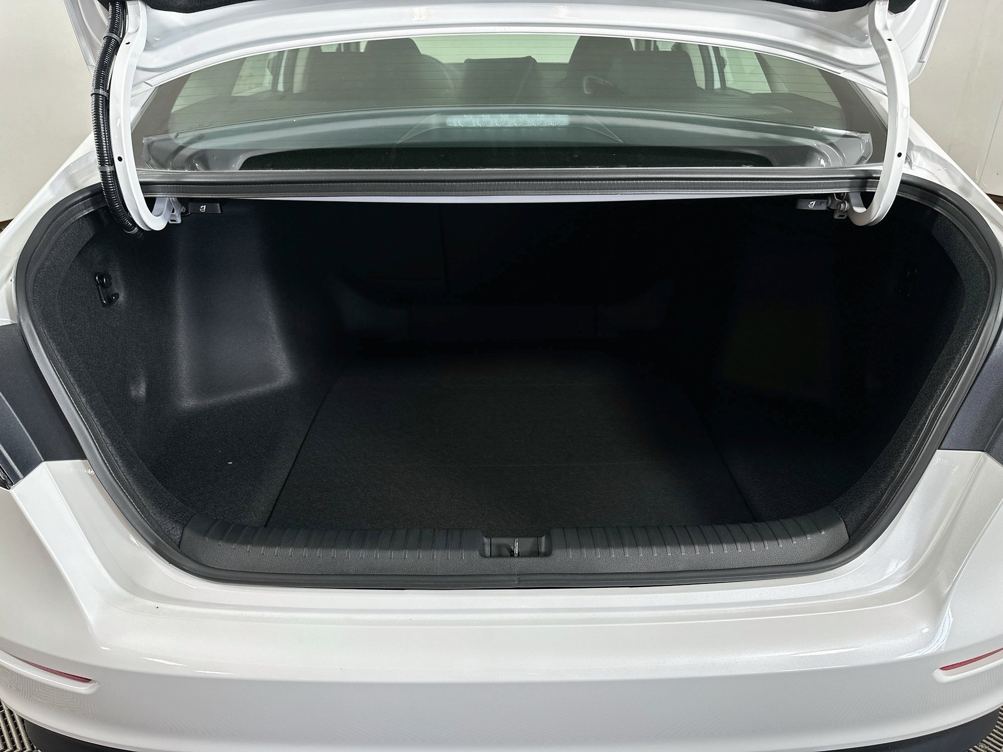 Used 2025 Honda Accord SE image 25