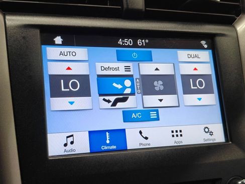 Used 2017 Ford Fusion SE w/ Fusion SE Technology Package FWD image 33