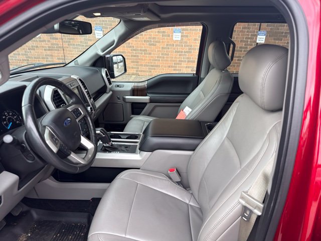 Used 2017 Ford F150 Lariat w/ Equipment Group 502A Luxury AWD/4WD image 5