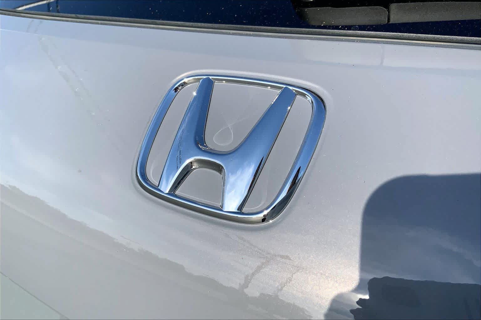 Used 2025 Honda HR-V Sport image 30