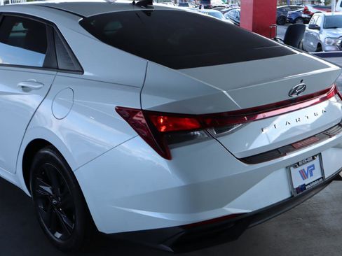 Used 2021 Hyundai Elantra SEL FWD image 9