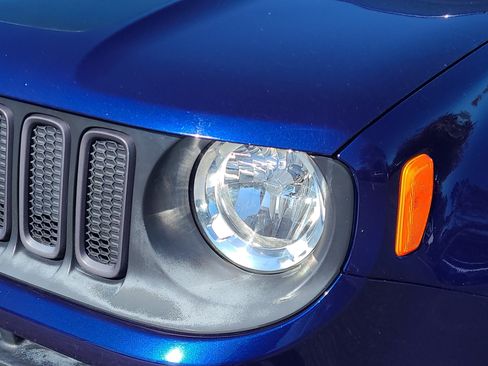 Used 2016 Jeep Renegade Trailhawk w/ Premium Trailhawk Package image 9