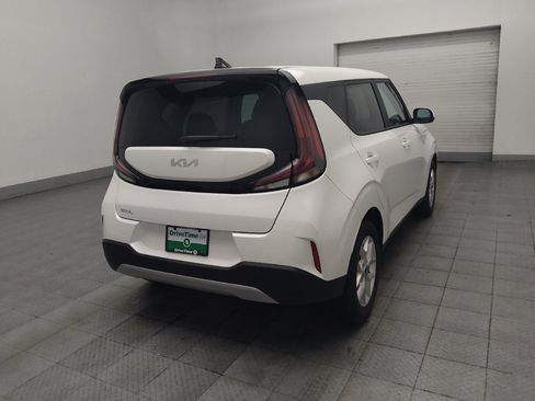 Used 2025 Kia Soul LX image 9