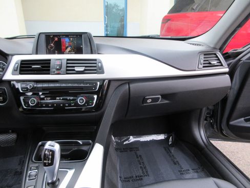 Used 2016 BMW 320i Sedan image 39
