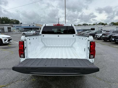 Used 2024 Chevrolet Colorado W/T RWD image 23