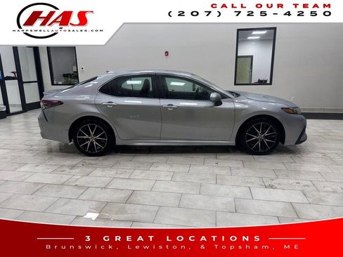 Used 2023 Toyota Camry SE image 7