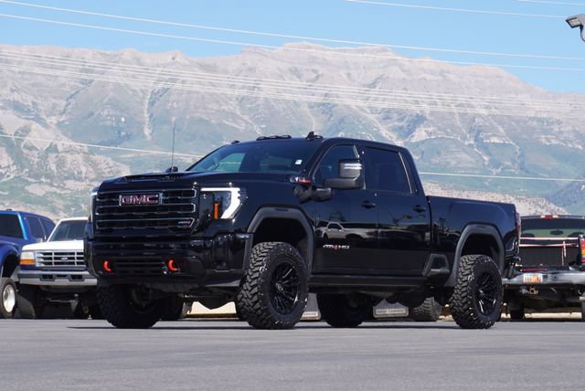 Used 2025 GMC Sierra 2500 AT4 w/ AT4 Premium Plus Package AWD/4WD image 3