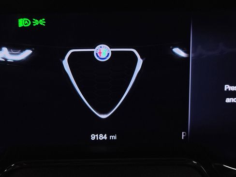 Used 2025 Alfa Romeo Tonale image 29