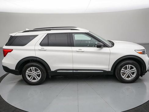 Certified 2024 Ford Explorer XLT w/ Equipment Group 202A AWD/4WD image 3