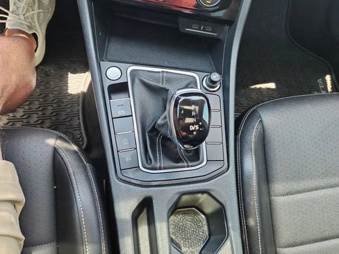 Used 2022 Volkswagen Jetta SE w/ Panoramic Sunroof Package FWD image 15