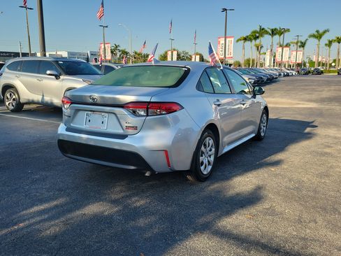 Used 2023 Toyota Corolla LE FWD image 11