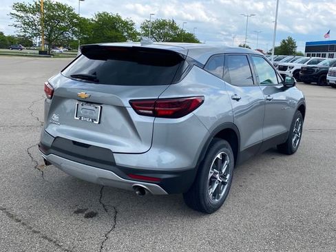 Certified 2025 Chevrolet Blazer LT FWD image 3